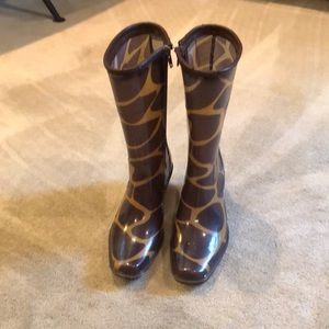 Giraffe print rain boots